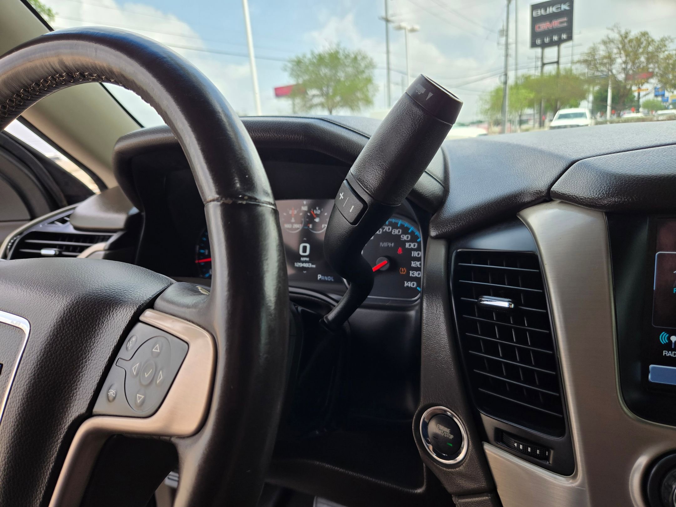 Used 2018 GMC Yukon XL Denali w/ Denali Ultimate Package AWD/4WD image 18