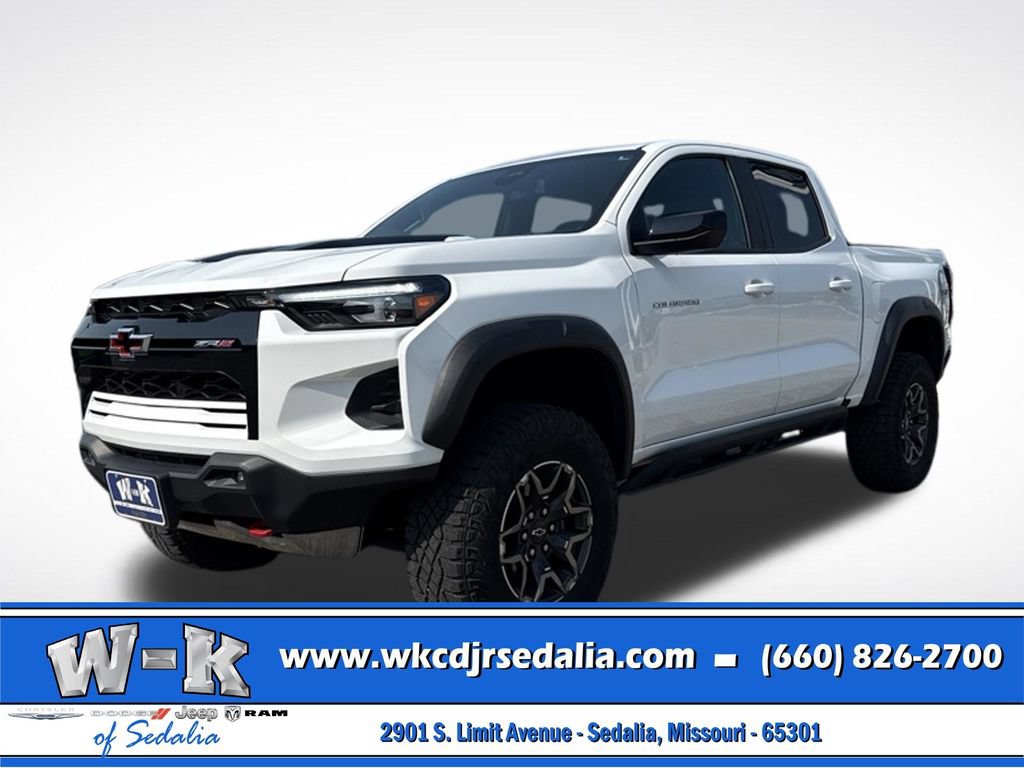 Used 2024 Chevrolet Colorado ZR2 AWD/4WD image 15