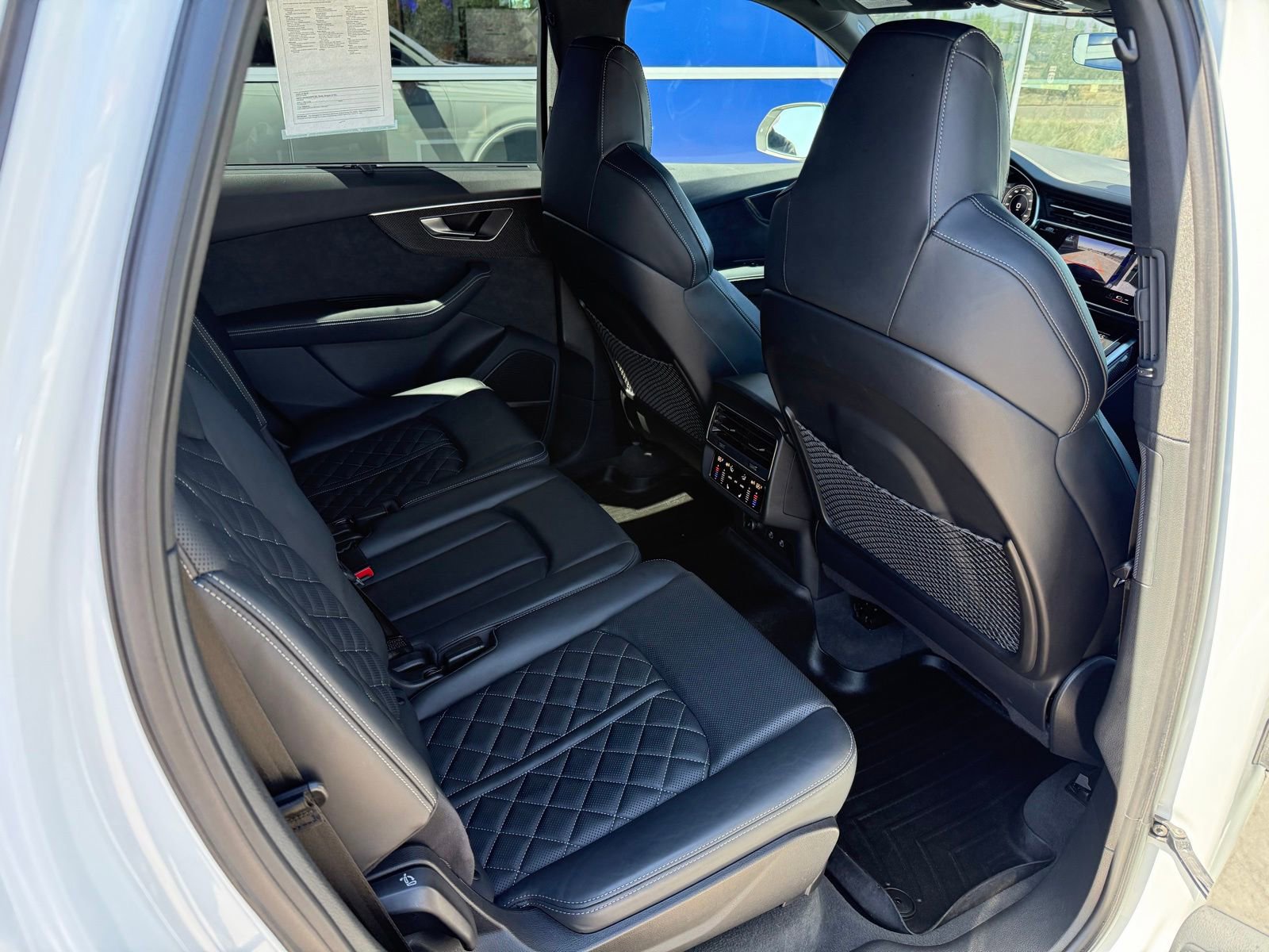 Used 2022 Audi SQ7 Premium Plus w/ SQ7 Executive Package AWD/4WD image 9