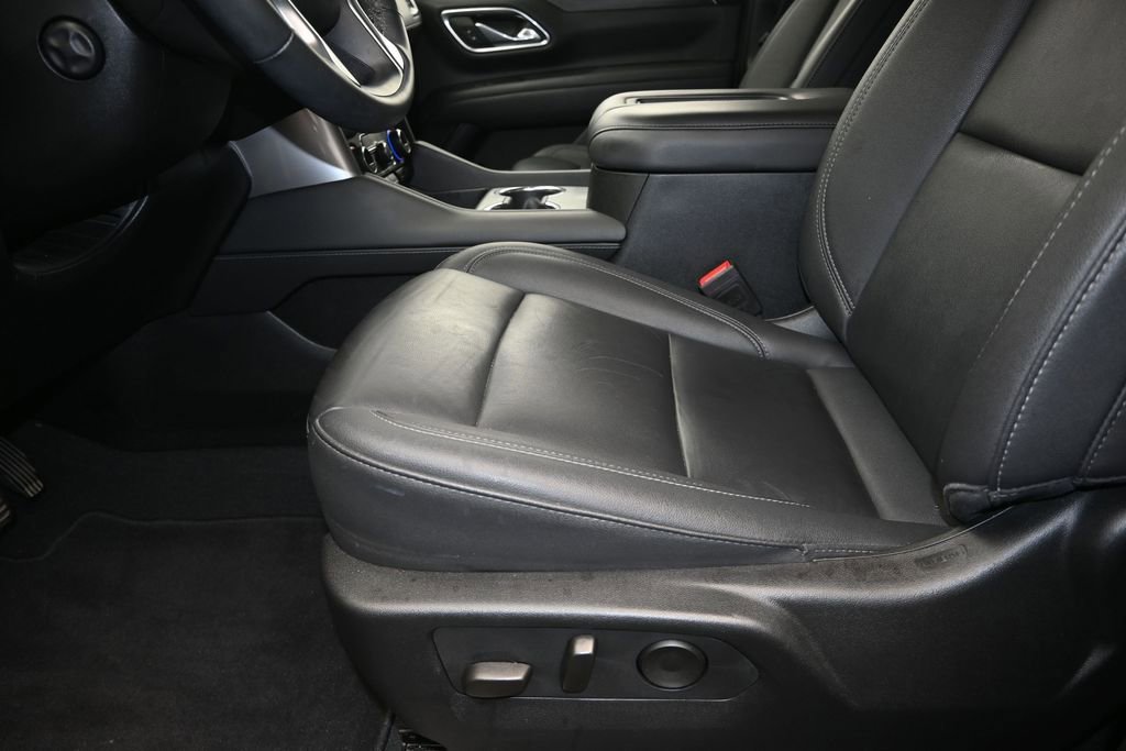 Used 2024 Chevrolet Tahoe Z71 w/ Luxury Package AWD/4WD image 13