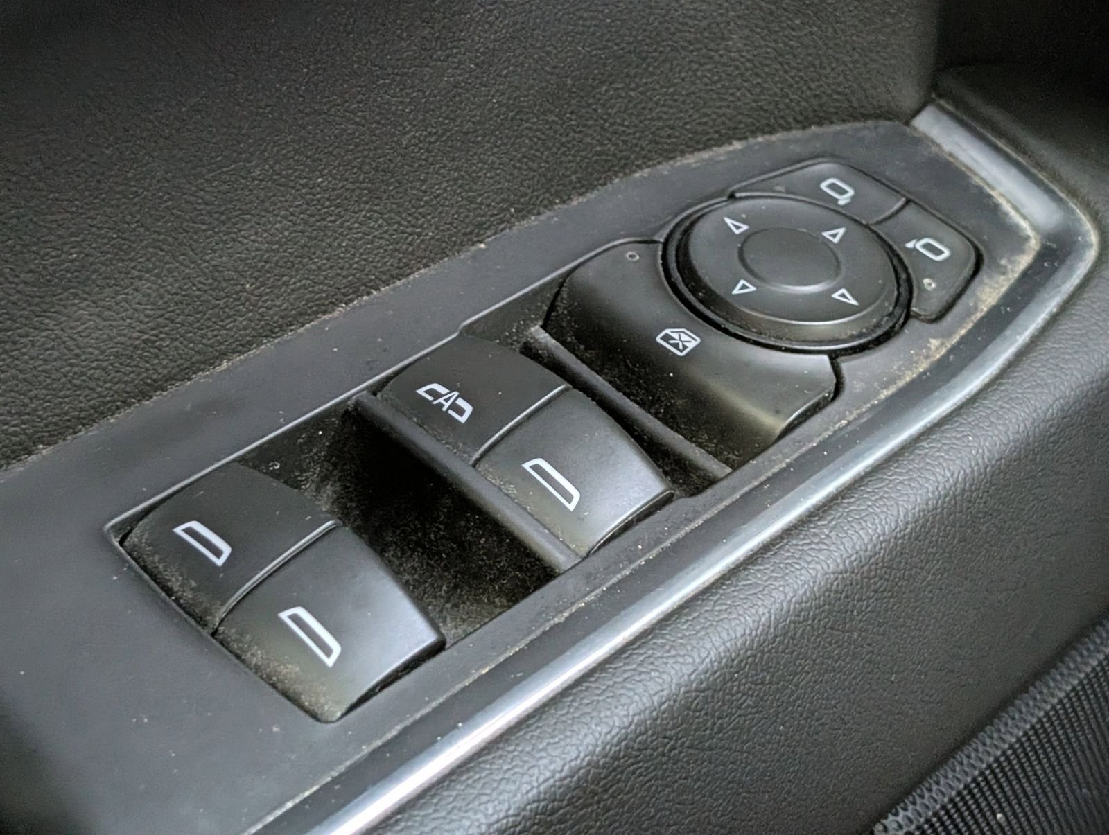 Used 2023 Chevrolet Silverado 1500 RST AWD/4WD image 21