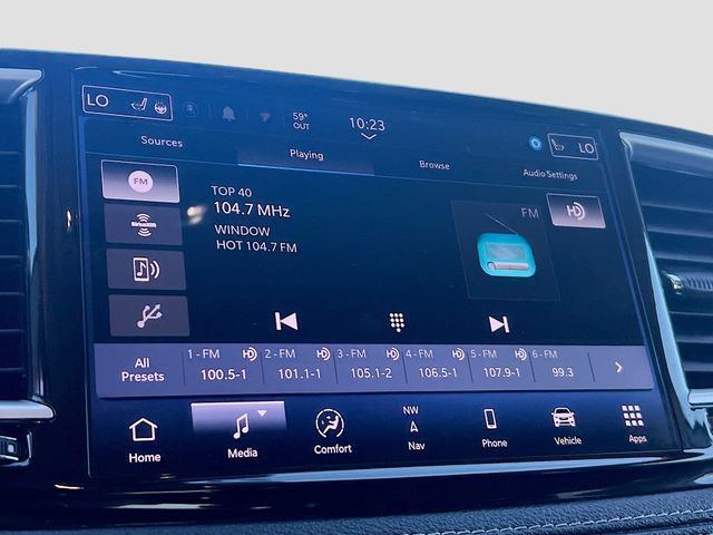 Used 2024 Chrysler Pacifica Select image 15