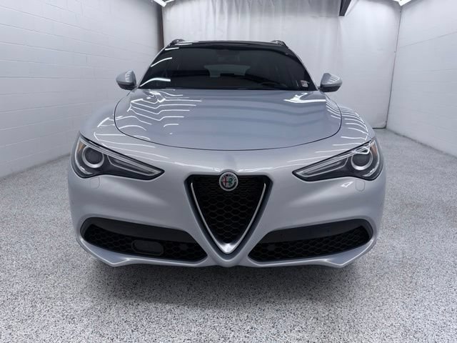 Used 2023 Alfa Romeo Stelvio Ti AWD/4WD image 6