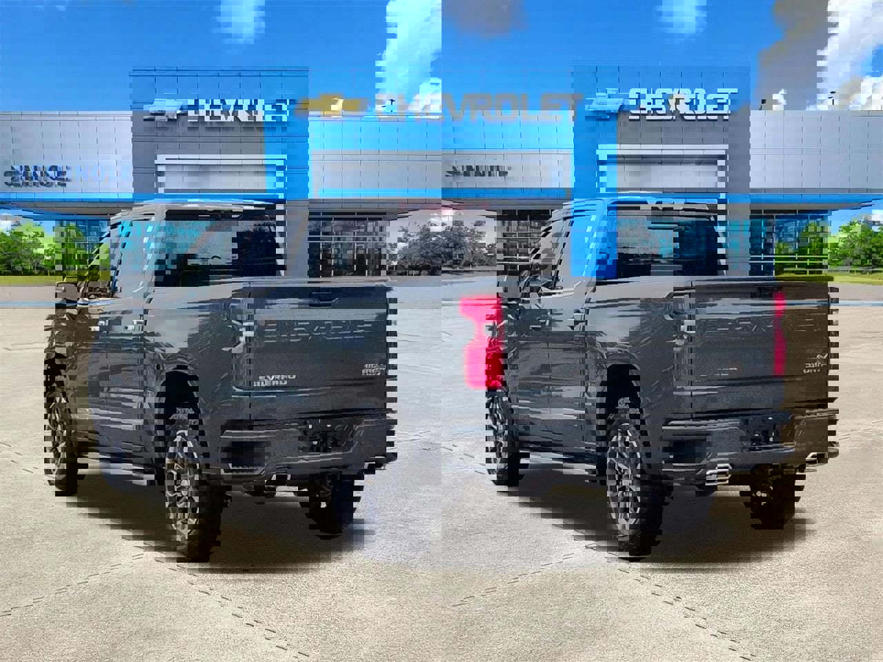 Certified 2026 Chevrolet Silverado 1500 High Country w/ Technology Package image 3