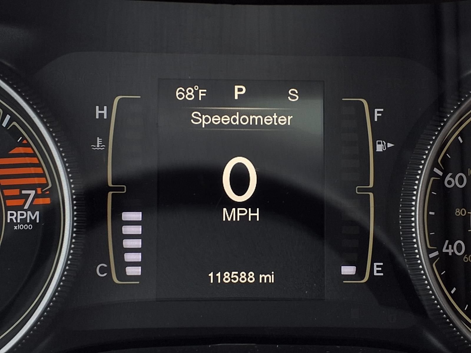 Used 2016 Jeep Cherokee Latitude w/ Comfort/Convenience Group AWD/4WD image 18