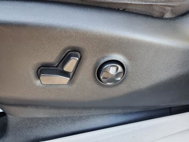 Used 2022 Chrysler Pacifica Touring-L image 18