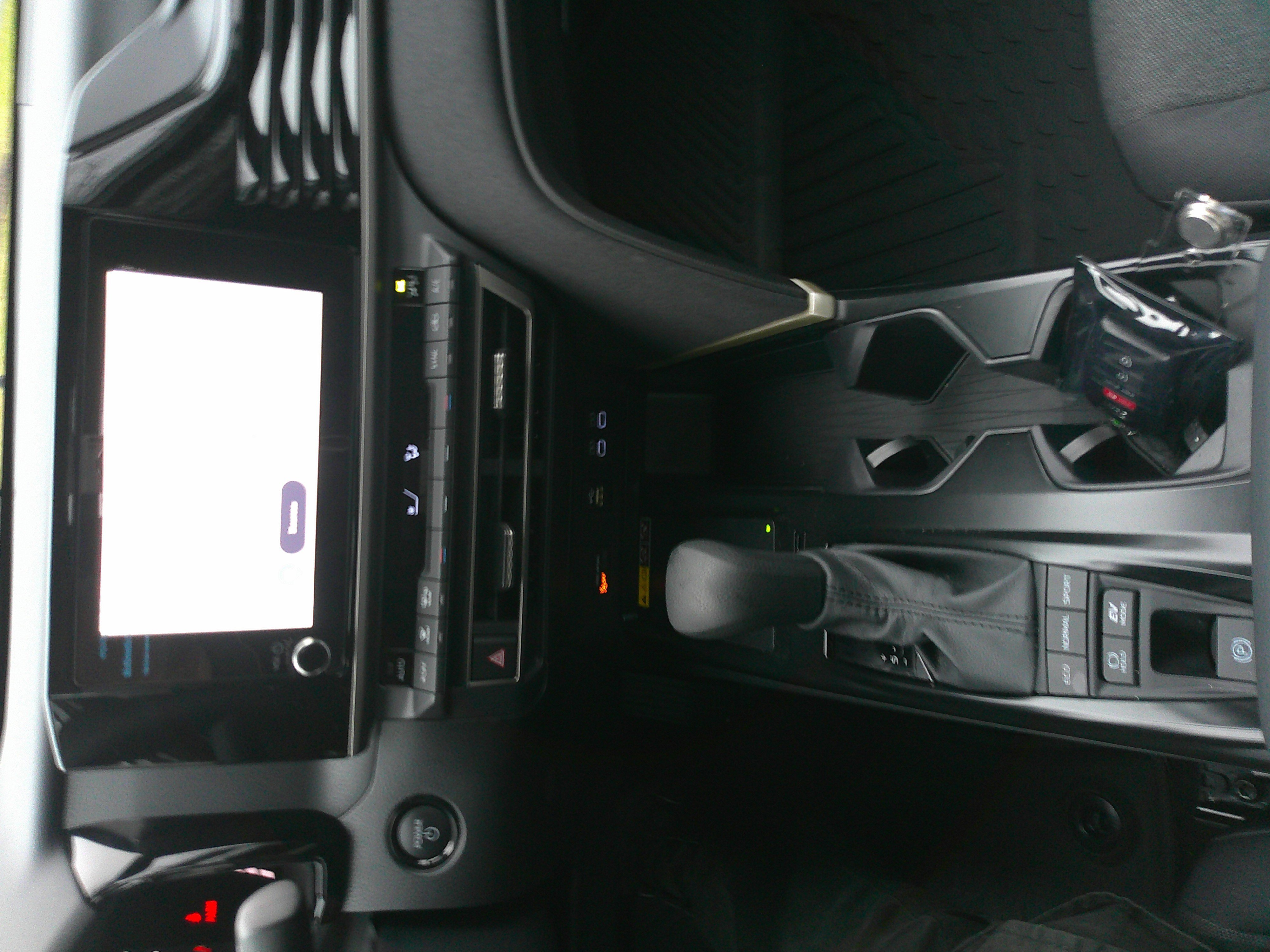 Used 2025 Toyota Camry LE image 27