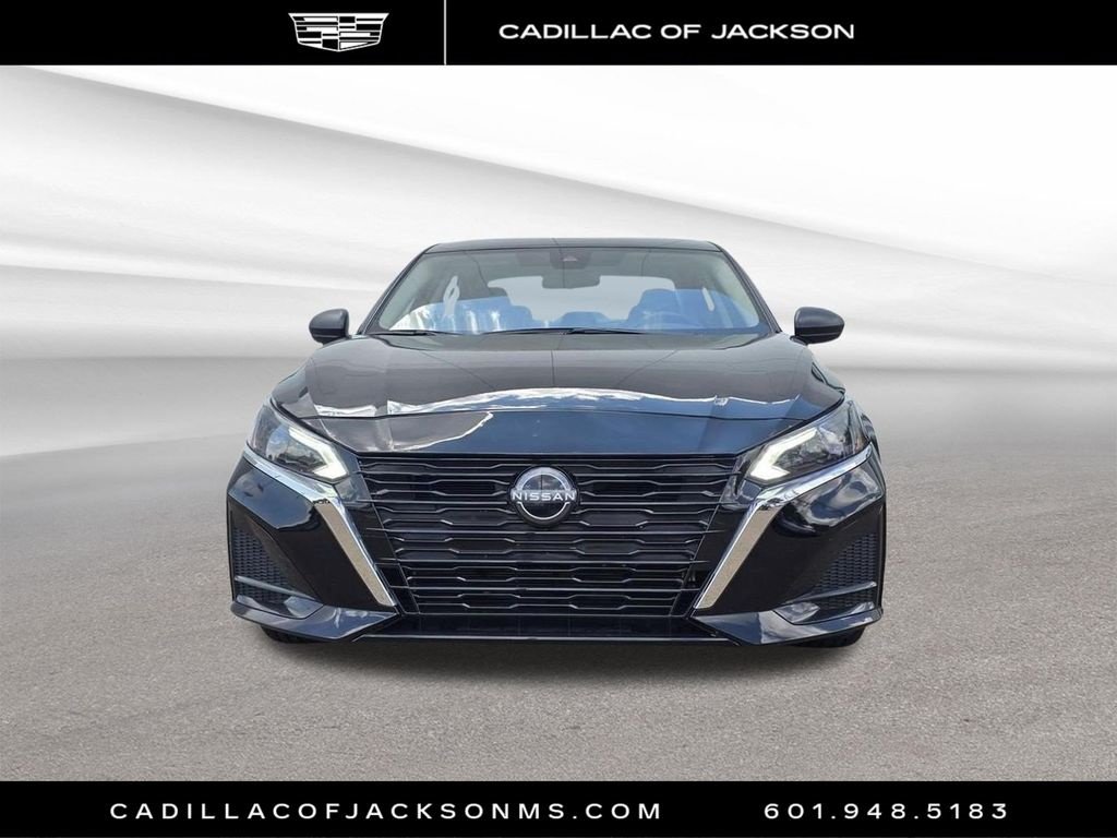 Used 2025 Nissan Altima 2.5 SV FWD image 4