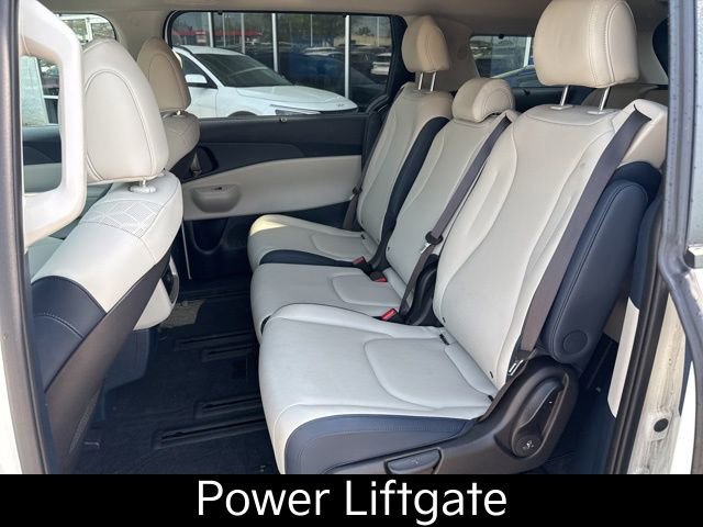 Certified 2025 Kia Carnival EX image 16