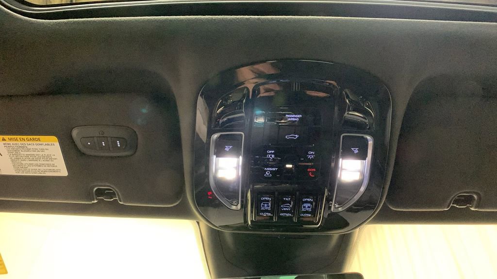 Used 2025 Maserati Grecale Modena image 47