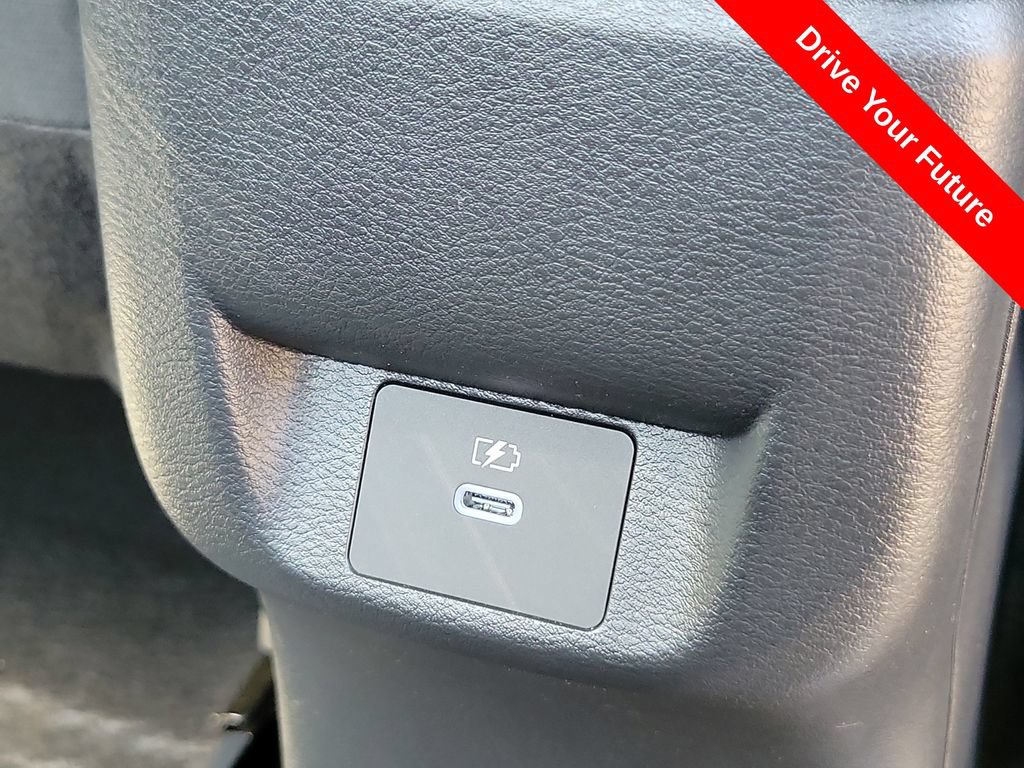 Used 2025 Nissan Versa SV w/ Trunk Package FWD image 21