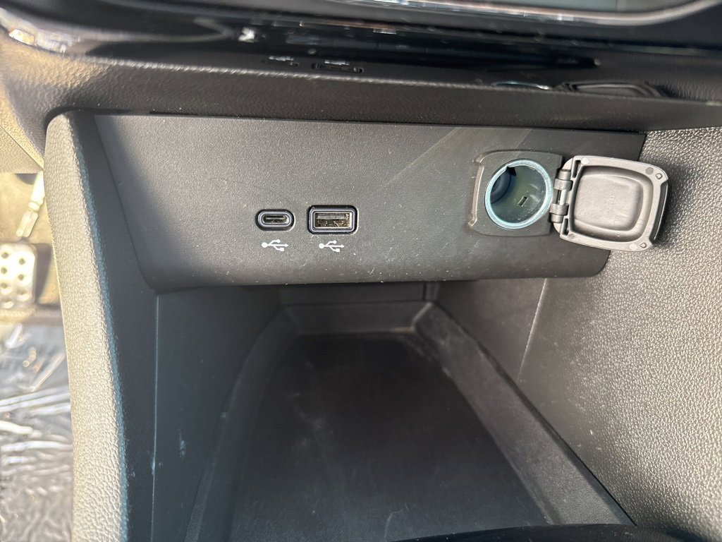 Used 2024 Buick Encore GX Sport Touring image 35