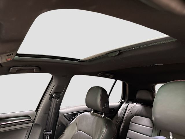 Used 2017 Volkswagen GTI SE image 23