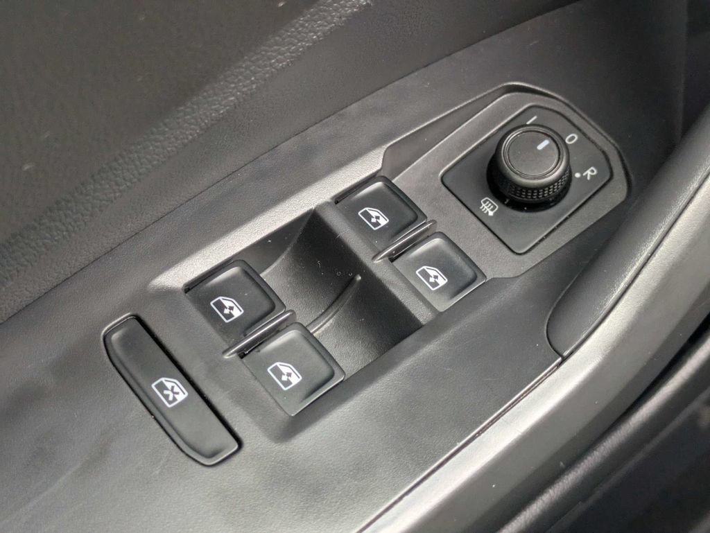 Used 2020 Volkswagen Jetta R-Line FWD image 24