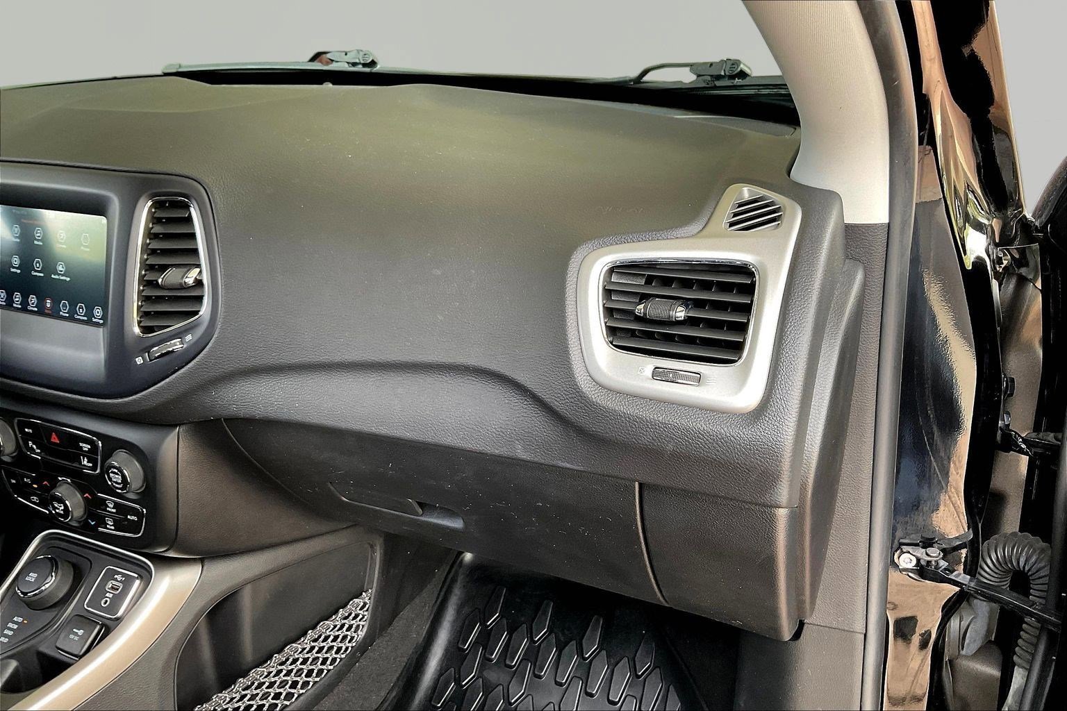 Used 2021 Jeep Compass Latitude w/ Sun and Sound Group AWD/4WD image 25