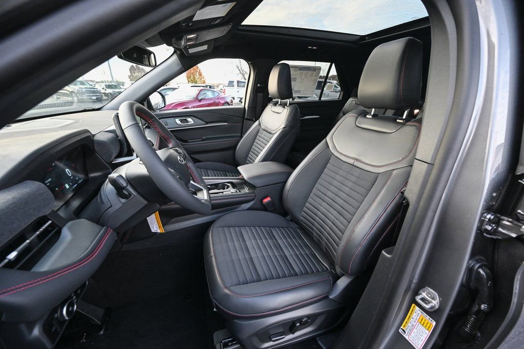New 2026 Ford Explorer ST-Line w/ ST-Line Street Pack image 16