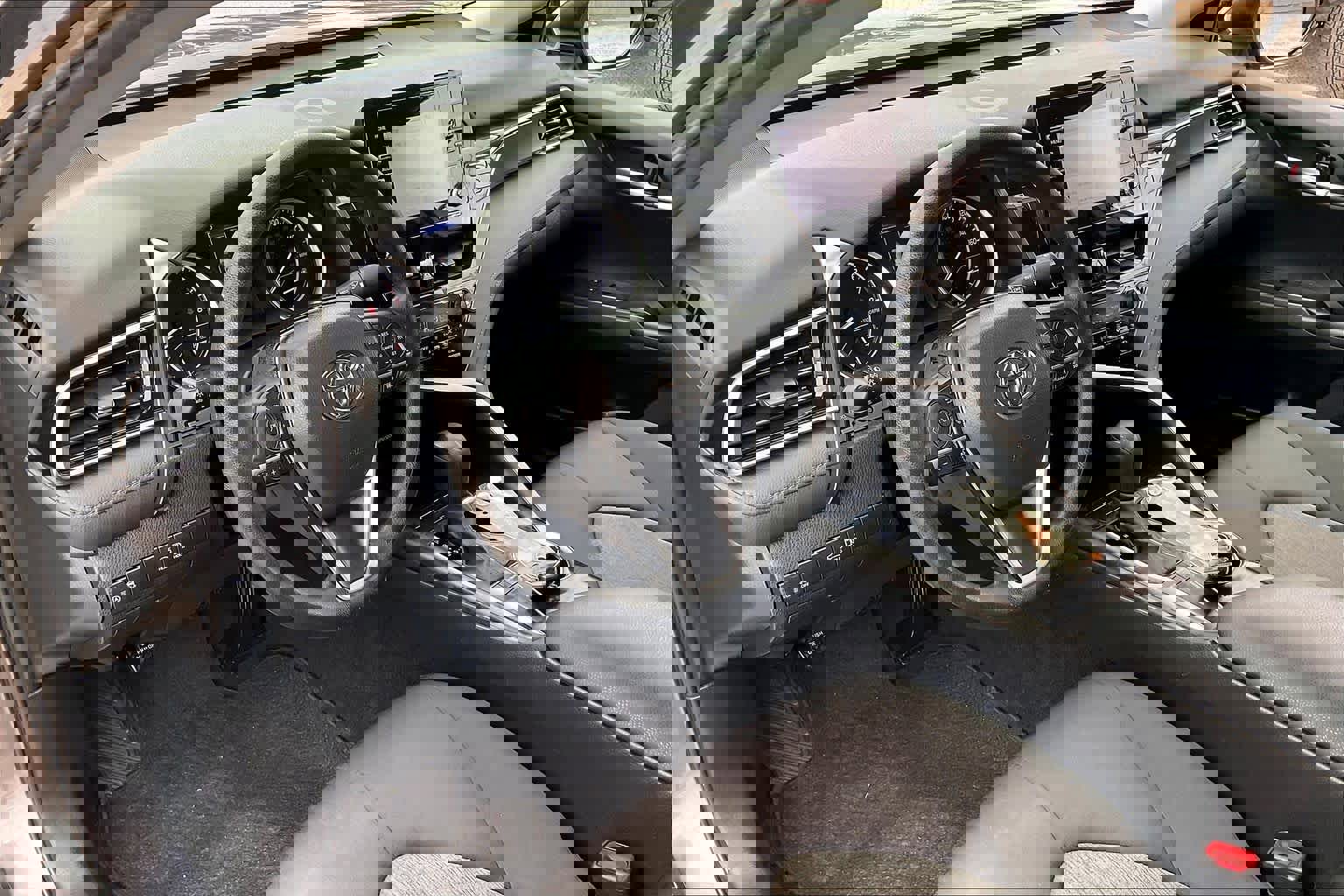 Used 2023 Toyota Camry LE w/ Convenience Package image 17