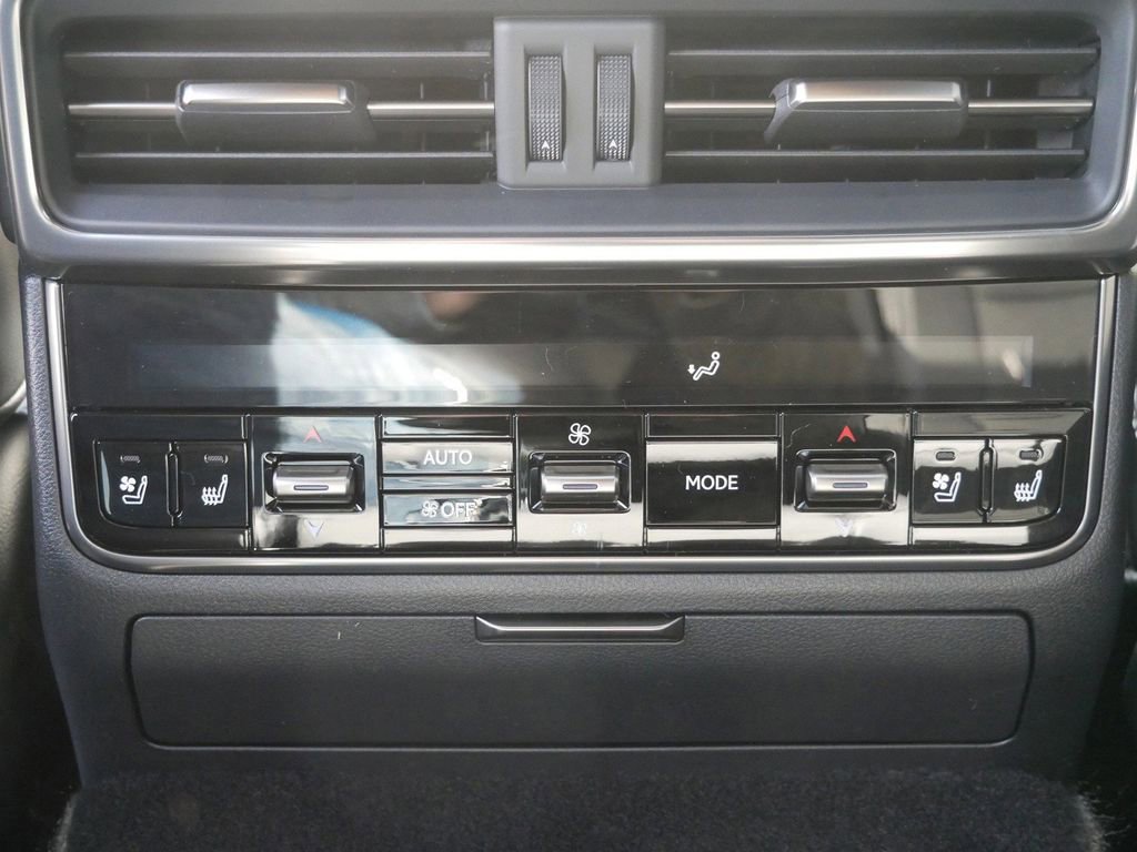 New 2026 Lexus LX 700h Luxury image 13