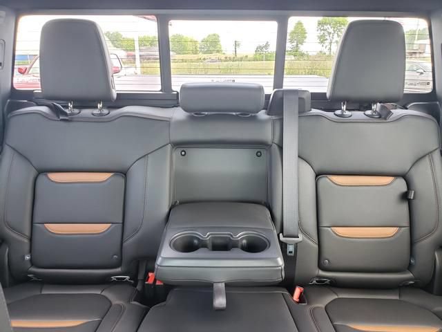 Used 2022 GMC Sierra 1500 AT4 w/ AT4 Preferred Package AWD/4WD image 14