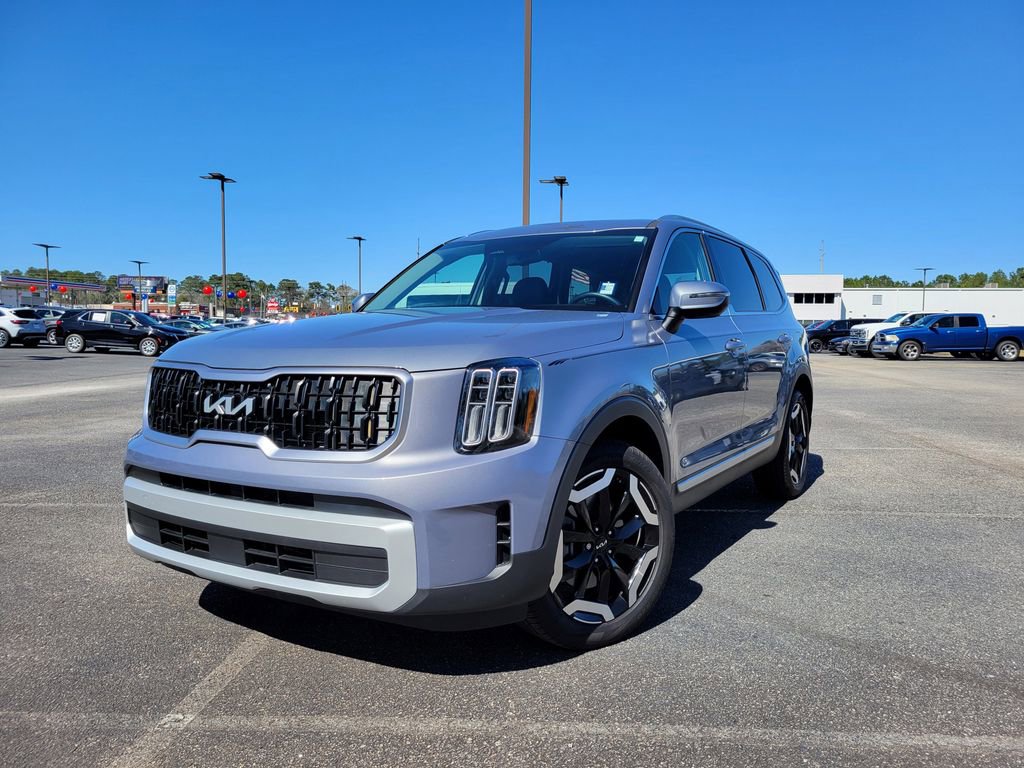 Used 2024 Kia Telluride EX w/ EX Captain's Chair Package