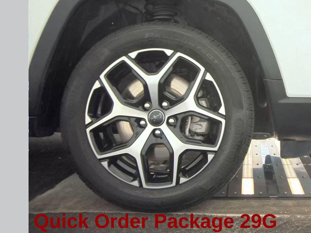 Used 2025 Jeep Compass Limited AWD/4WD image 19