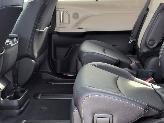 Certified 2026 Toyota Sienna Limited image 25