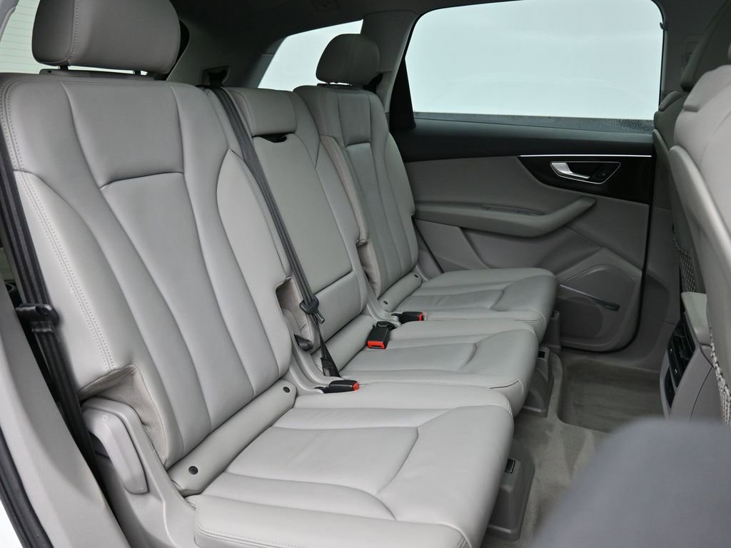 Used 2020 Audi Q7 3.0T Premium Plus AWD/4WD image 23