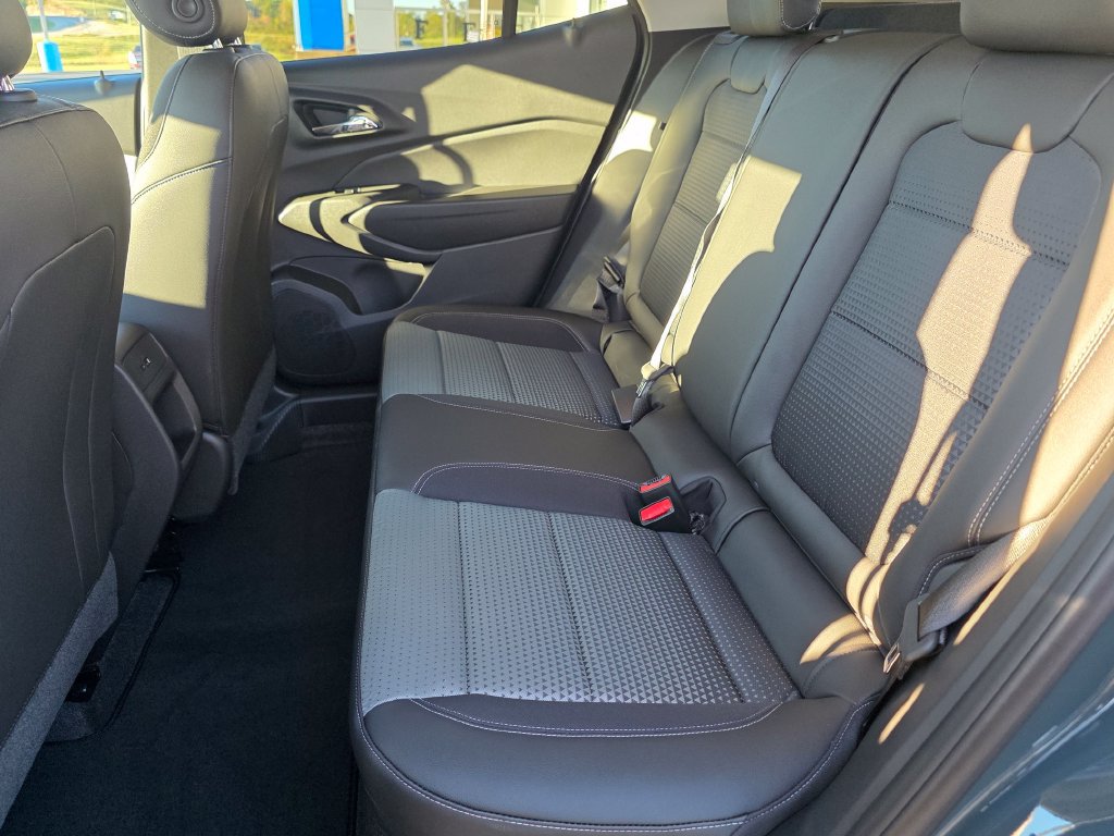 New 2026 Chevrolet Trax LT w/ LT Convenience Package FWD image 13