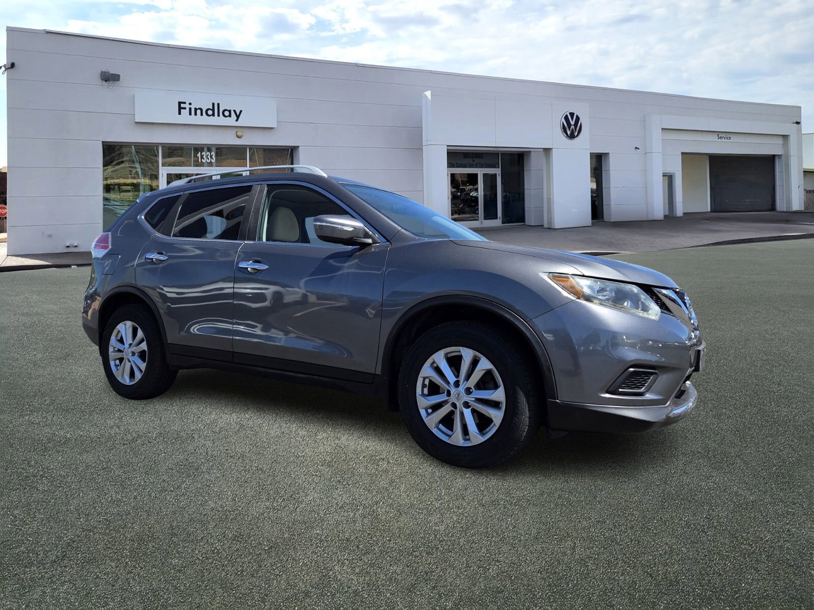 Used 2015 Nissan Rogue SV w/ SV Moonroof Package image 2