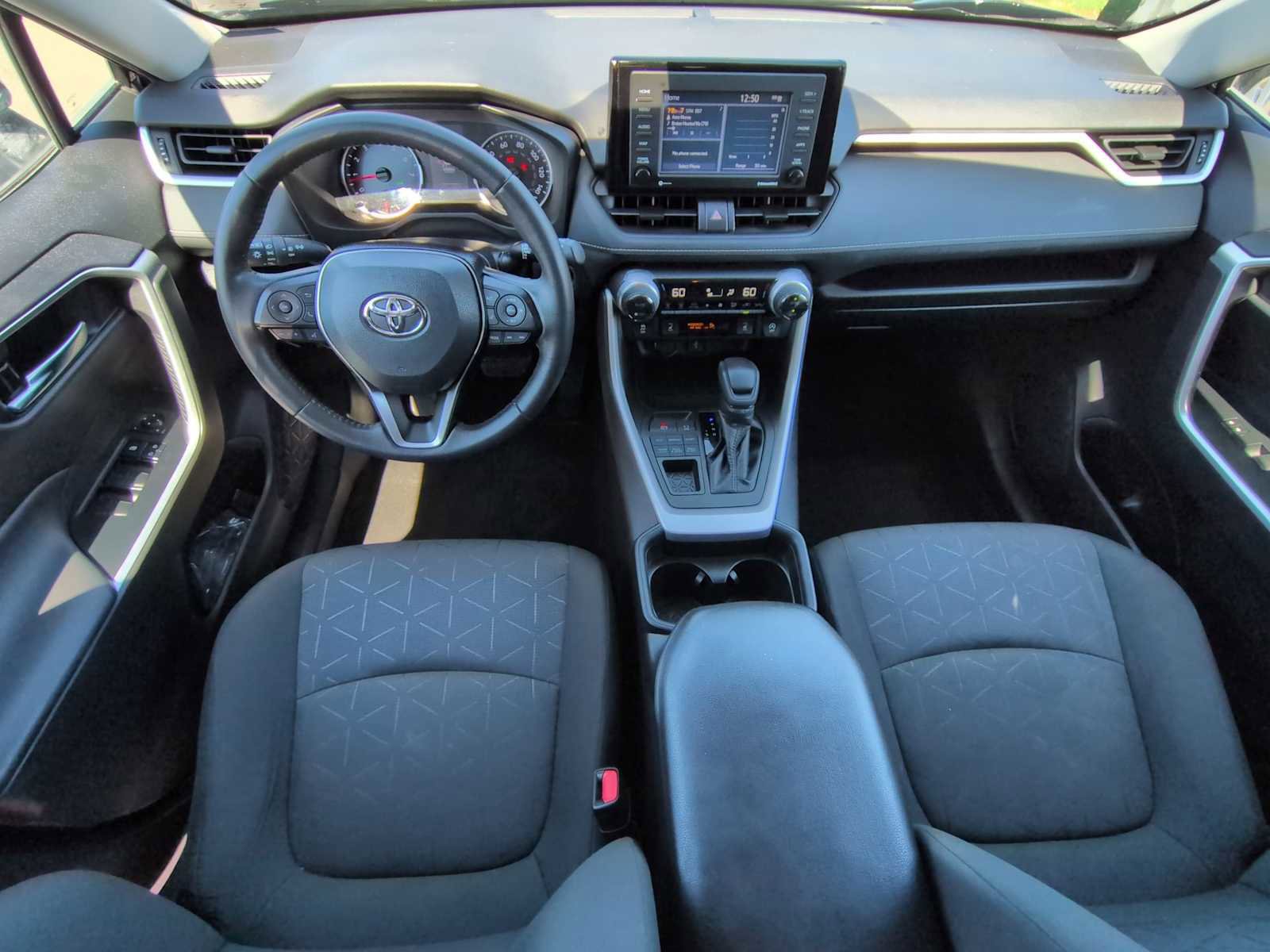 Used 2020 Toyota RAV4 XLE w/ Convenience Package image 16