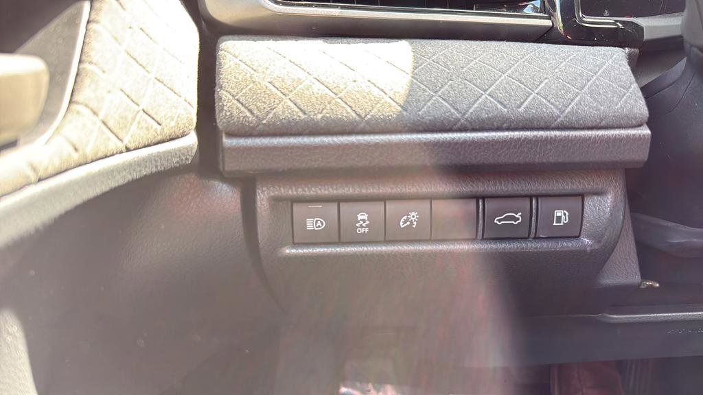 Used 2025 Toyota Camry XLE FWD image 19