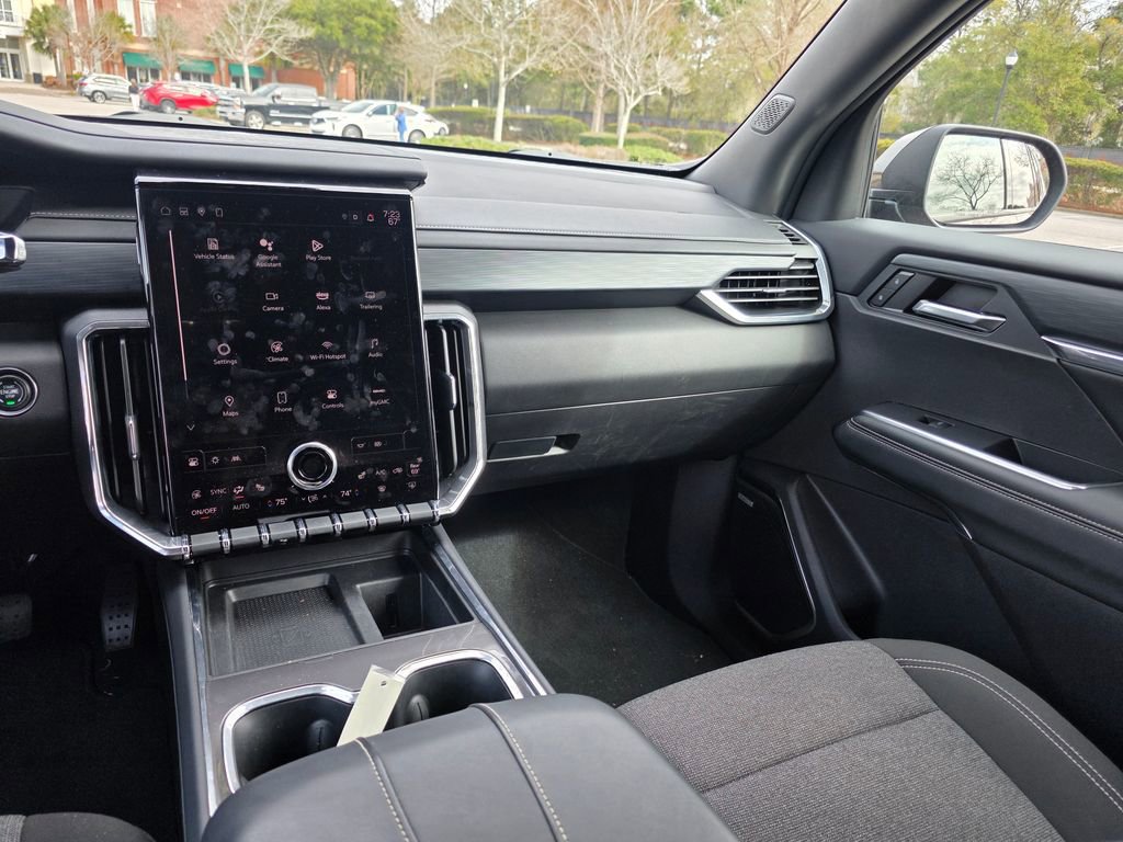 Used 2025 GMC Acadia Elevation image 28