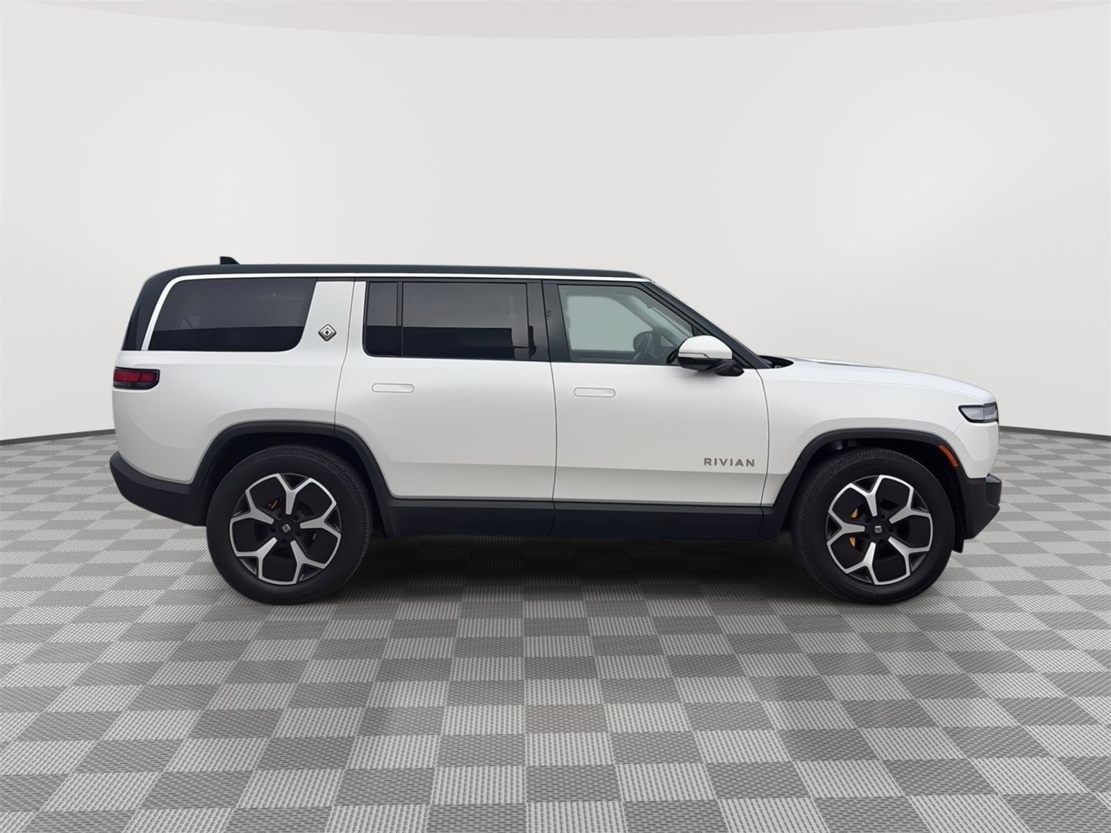 Used 2024 Rivian R1S Adventure image 51