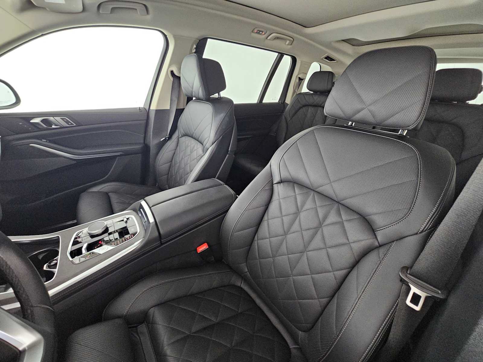 Used 2025 BMW X7 xDrive40i AWD/4WD image 23
