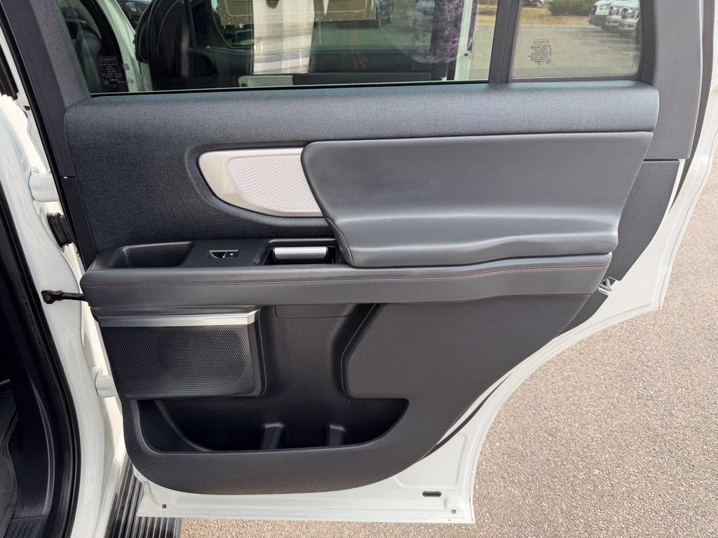 Used 2025 Ford Expedition Active RWD image 22