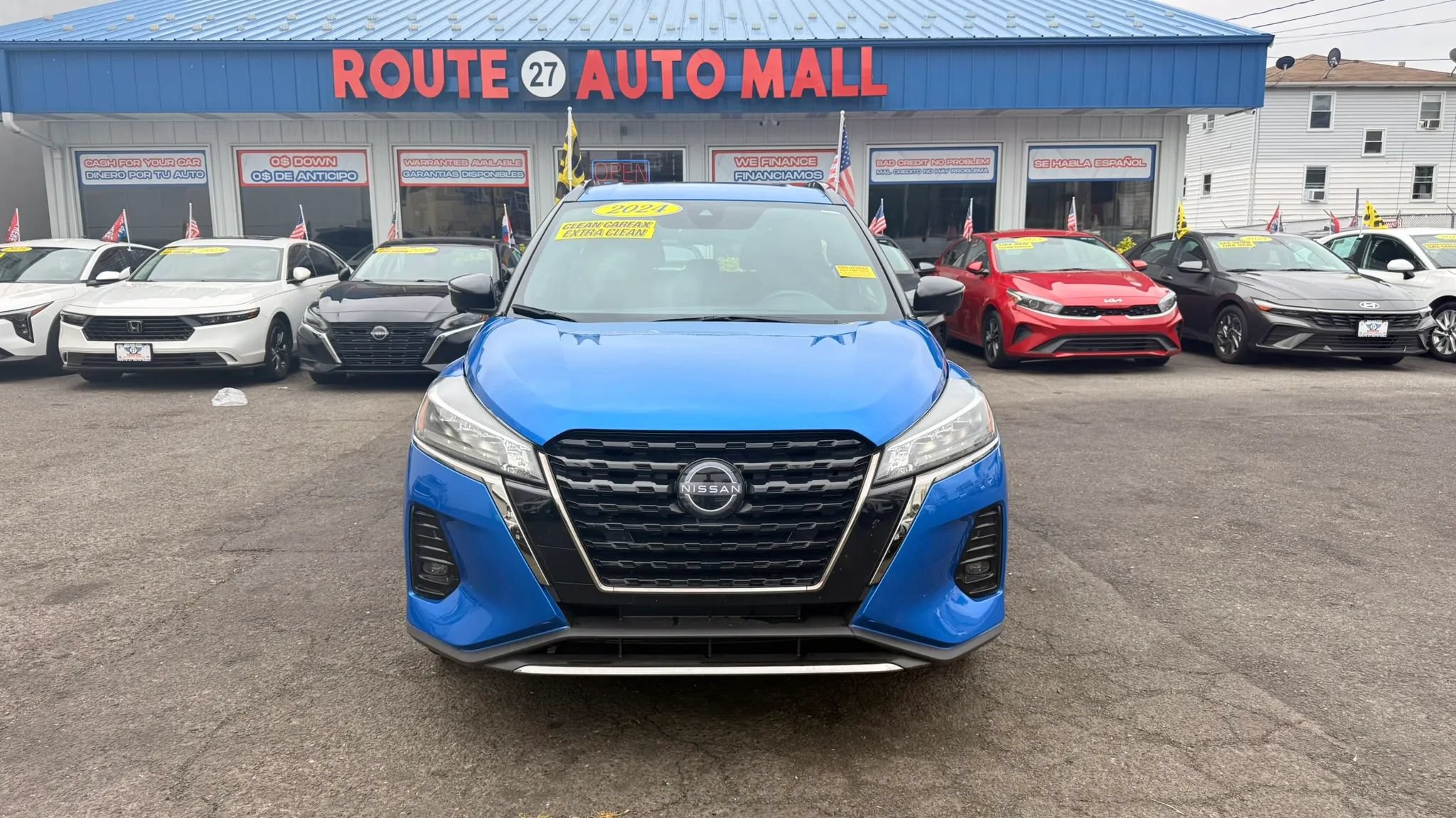Used 2024 Nissan Kicks SR FWD image 3