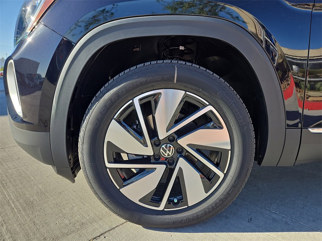 Used 2025 Volkswagen Atlas SEL image 14