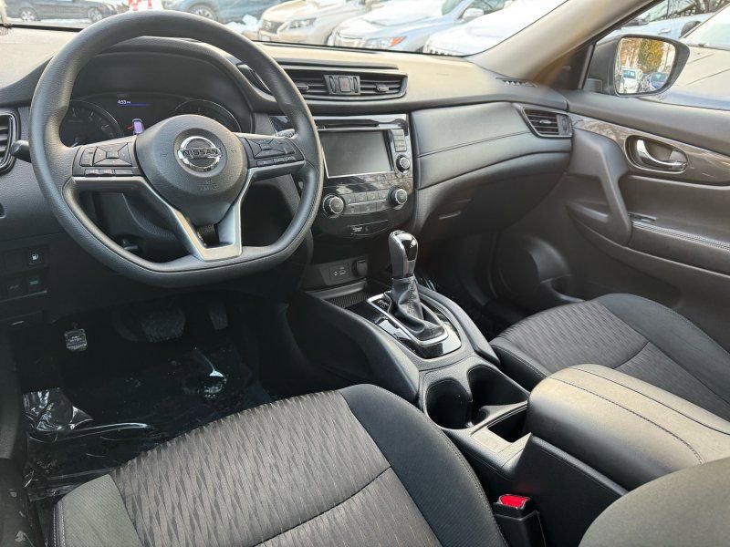 Used 2018 Nissan Rogue S image 11