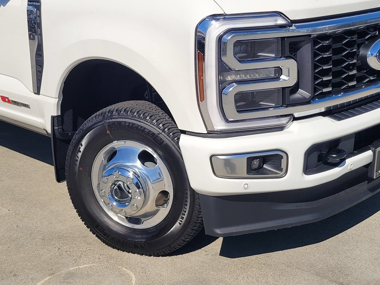 New 2026 Ford F350 Platinum w/ Platinum Plus Package AWD/4WD image 6