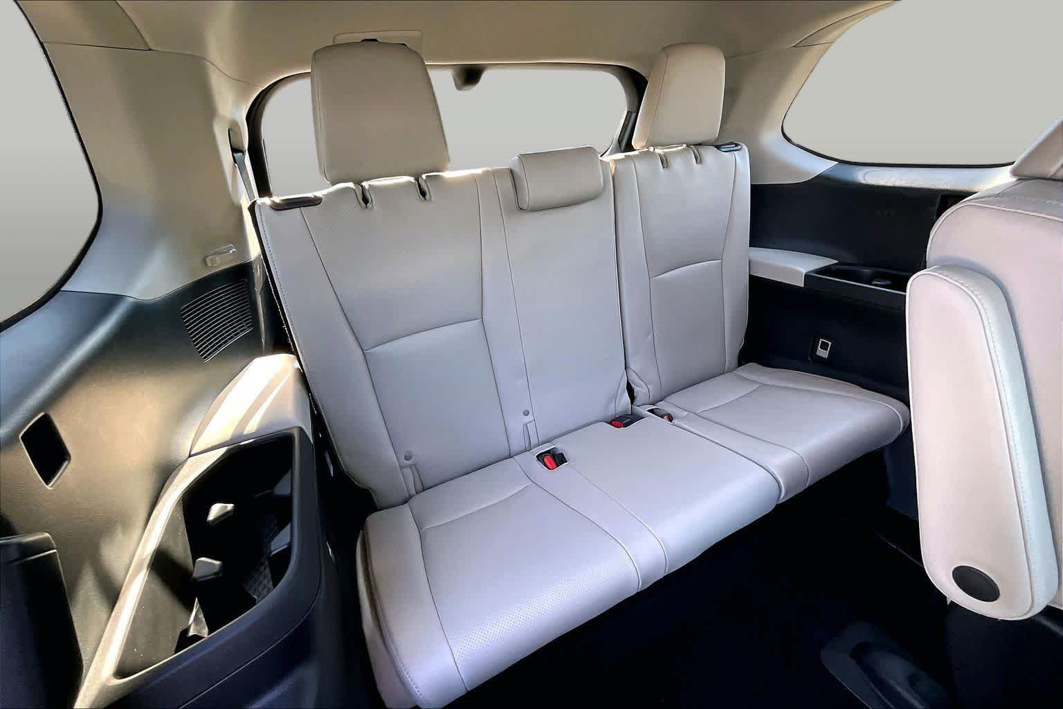 Used 2025 Toyota Grand Highlander AWD image 23
