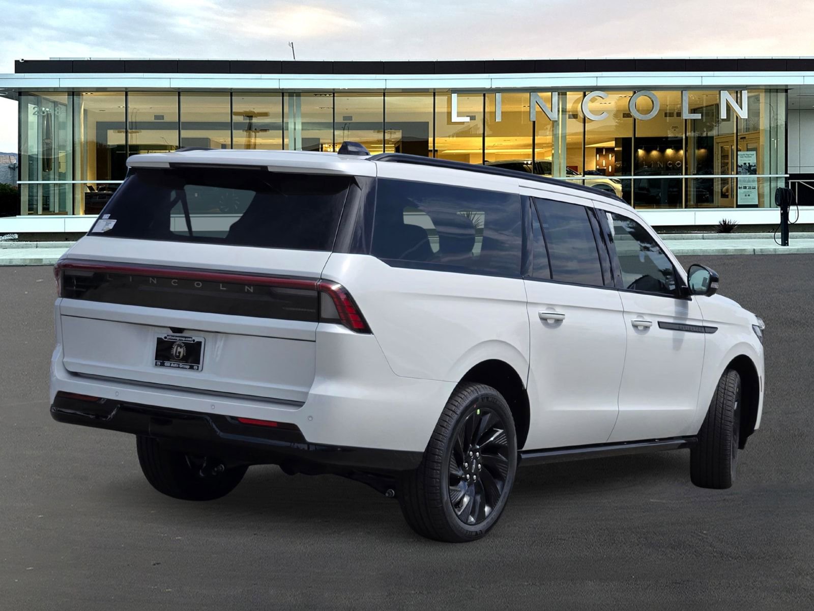 New 2026 Lincoln Navigator L Reserve AWD/4WD image 4