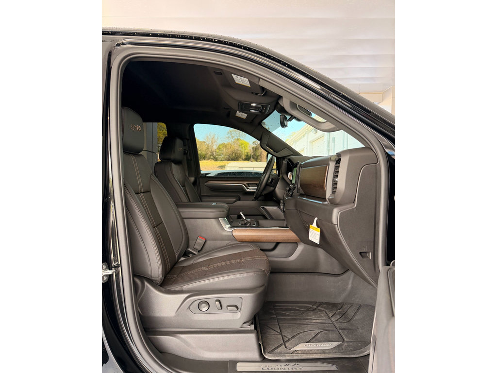 Used 2026 Chevrolet Silverado 2500 High Country w/ Midnight Edition image 22