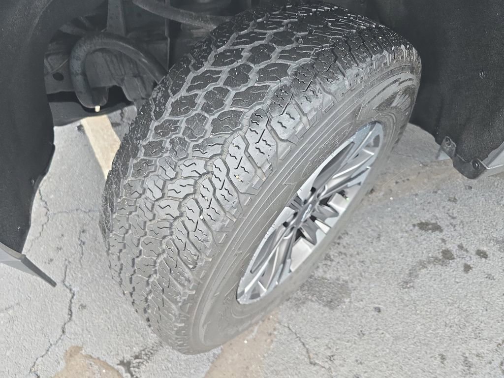 Used 2022 Chevrolet Colorado Z71 w/ Safety Package image 34