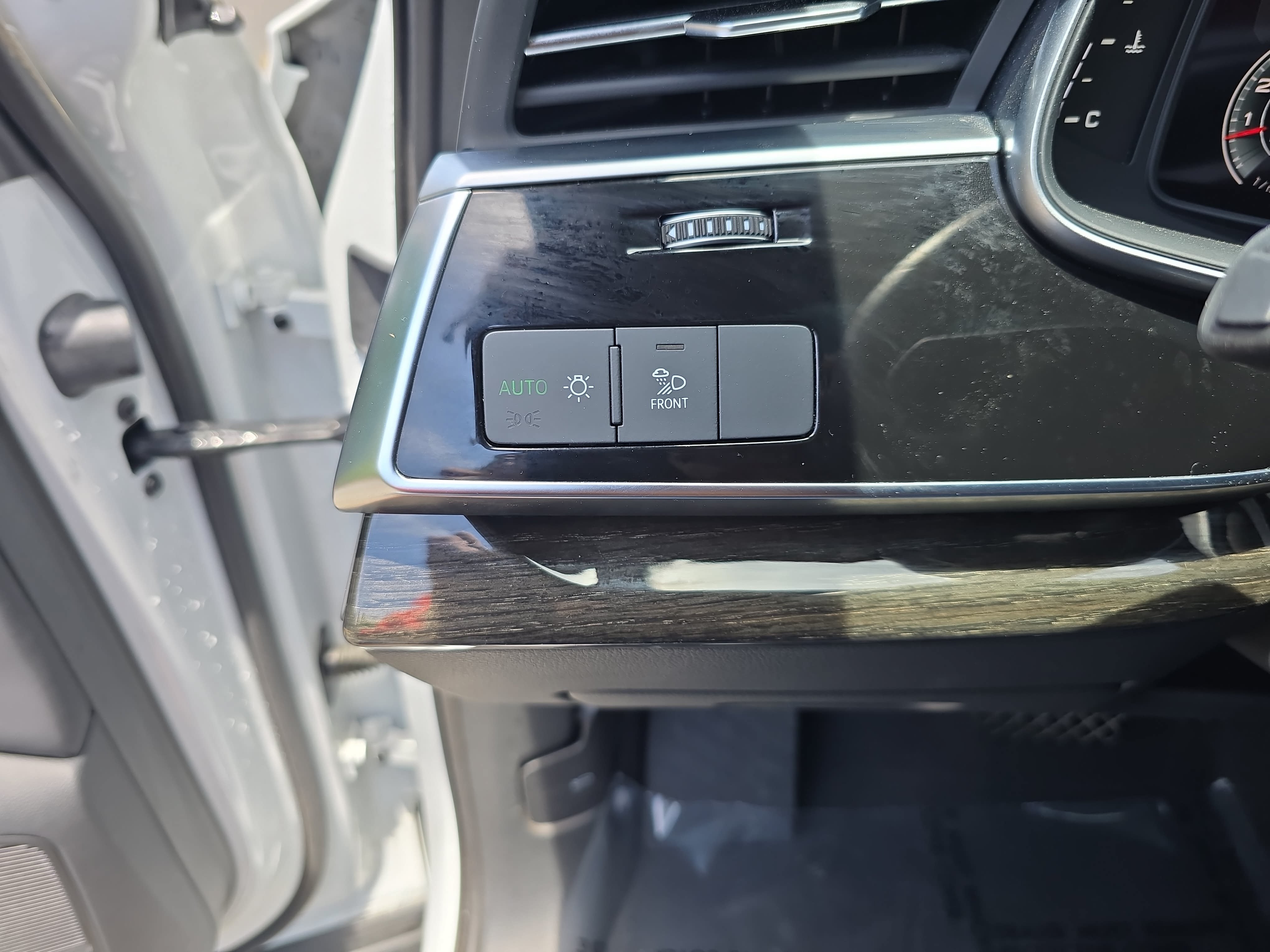 Used 2023 Audi Q7 3.0T Premium Plus w/ Premium Plus Package AWD/4WD image 28