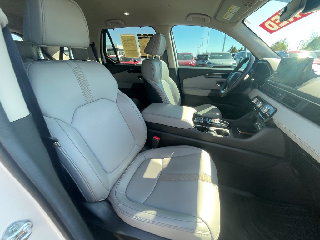 Used 2025 Honda Pilot EX-L image 28