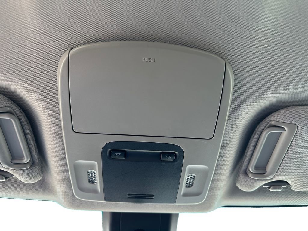 Used 2018 Toyota Camry LE FWD image 19