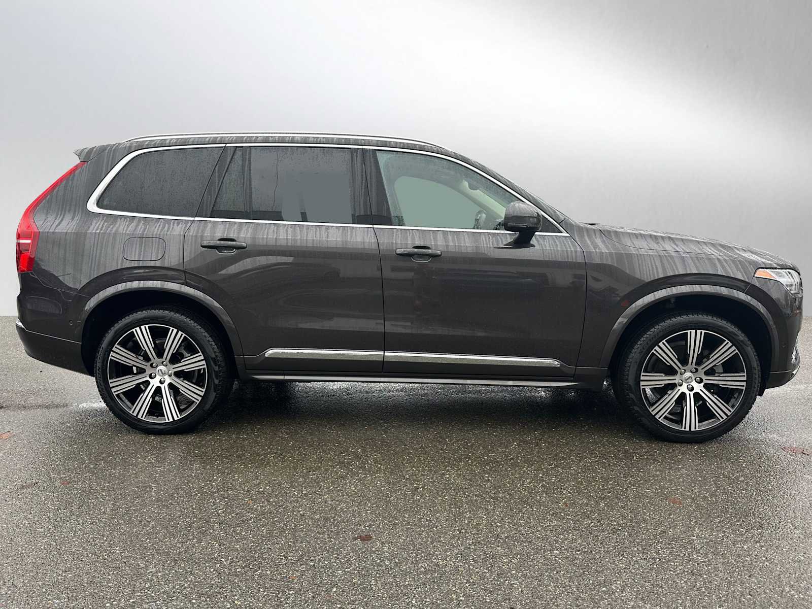 Used 2025 Volvo XC90 B6 Ultra w/ Protection Package Premier image 2