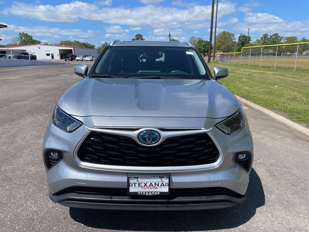 Used 2023 Toyota Highlander XLE image 5