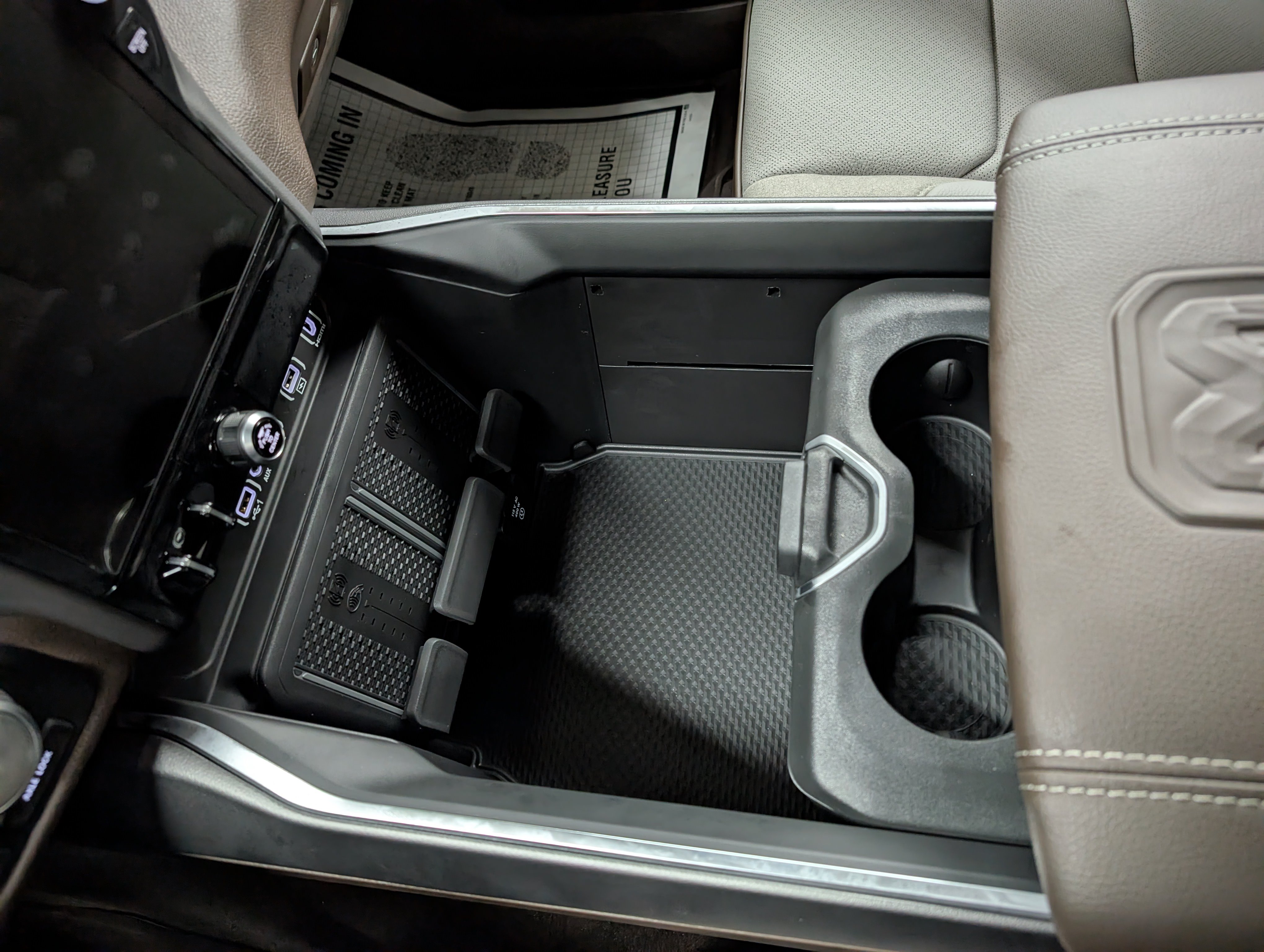 New 2026 RAM 1500 Laramie AWD/4WD image 16