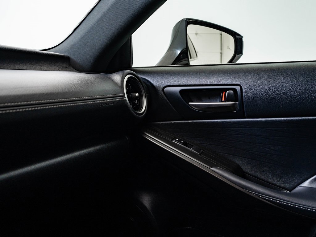 Certified 2022 Lexus IS 350 F Sport image 39